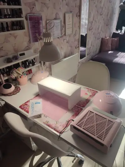 Салон за маникюр Neli Nails