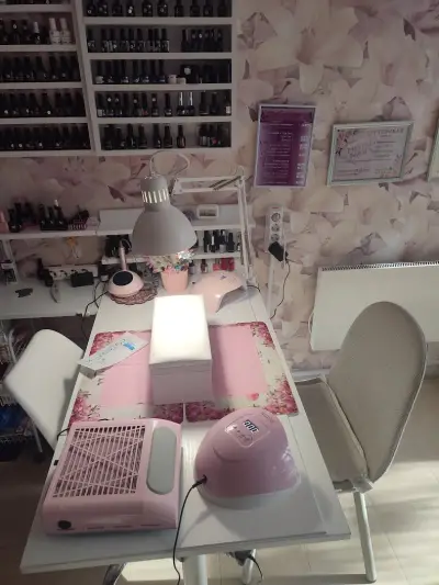 Салон за маникюр Neli Nails