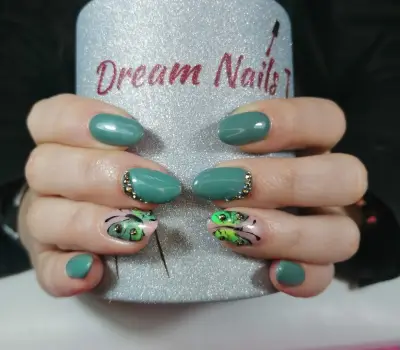 Маникюр Габрово "Dream Nails T"