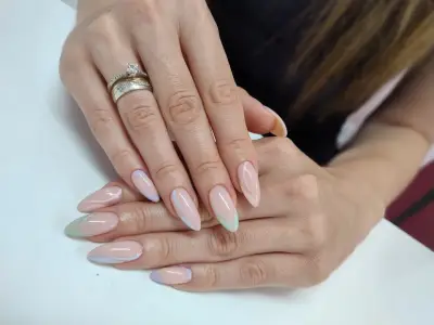 Nanni Nails