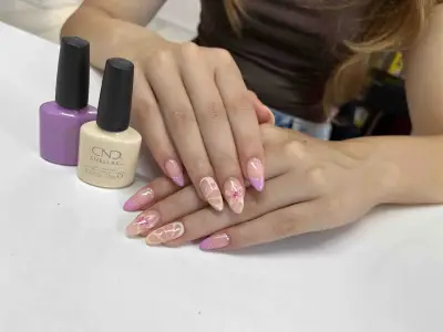 Nanni Nails