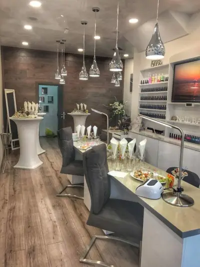 Nail Bar_by_Nevena Zlatkova