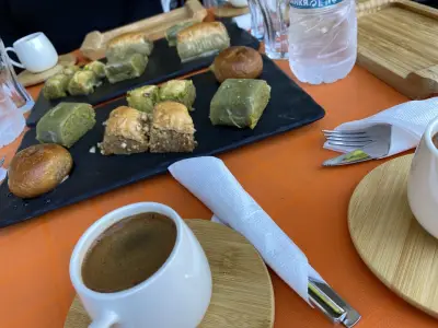Aura Cafe&Patisserie