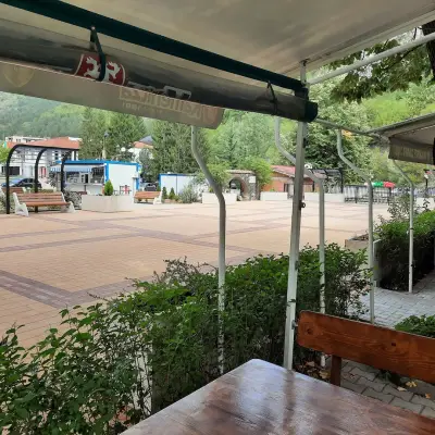 Сладкарница Лъки