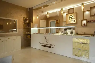 Radi Slavcheva CHOCOLATIER - Шоколадов бутик!
