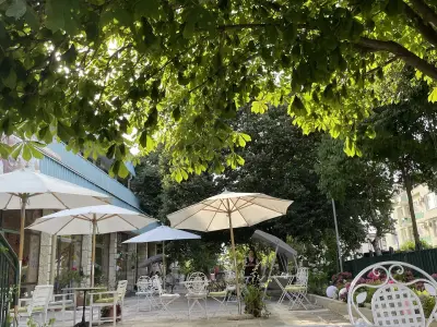 Amadina Garden Cafe
