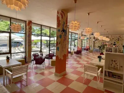 Amadina Garden Cafe