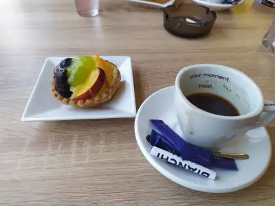 Кафе - сладкарница Поли Деси