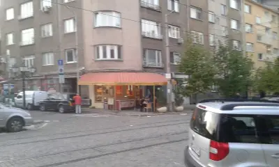 Сладкарница Пчела Лозенец