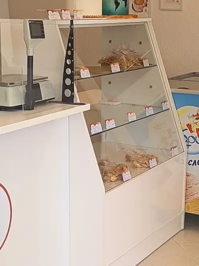 Сладкарница "Сладки изкушения"