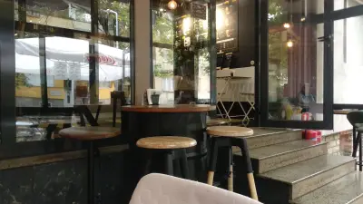 Mr. Chimney Bakery & Café - Козуначени коминчета