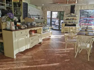 Le Salon aux Fleurs