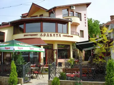 РЕСТОРАНТ ЛОДКАТА