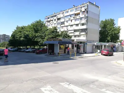 Бай Бисер ПЕКАРНА