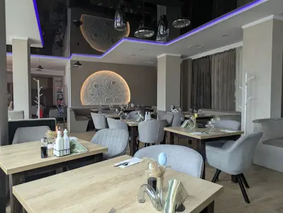 SPACE ZONE Sushi & Pizza & Borsch