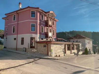 Къща за гости, пекарна и снек бар "Катрин"