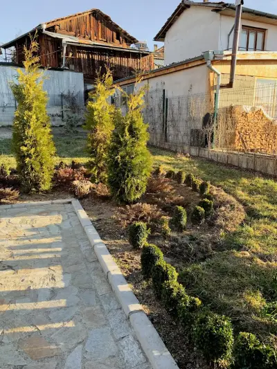 Къща за гости, пекарна и снек бар "Катрин"