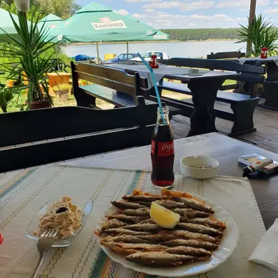 Ресторант край Реката