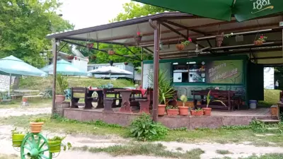 Ресторант край Реката