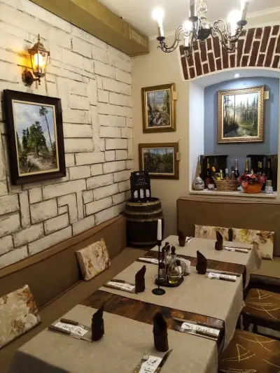 Винарна Галерията / Pavlova Art and Wine
