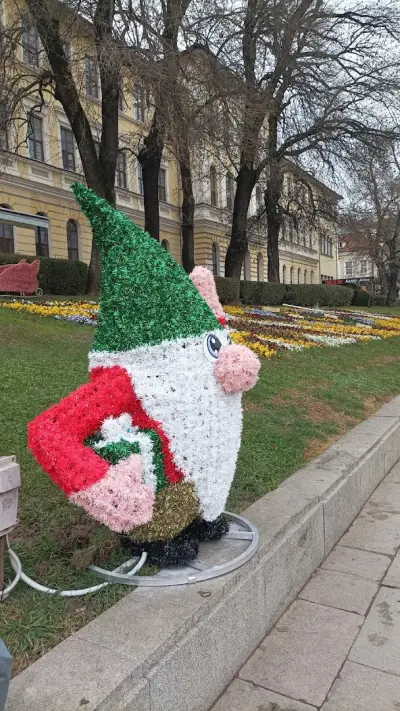ИЗЛОЖБЕН КОМПЛЕКС РАФАЕЛ МИХАЙЛОВ