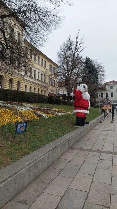 ИЗЛОЖБЕН КОМПЛЕКС РАФАЕЛ МИХАЙЛОВ