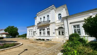 Обреден дом и художествена галерия