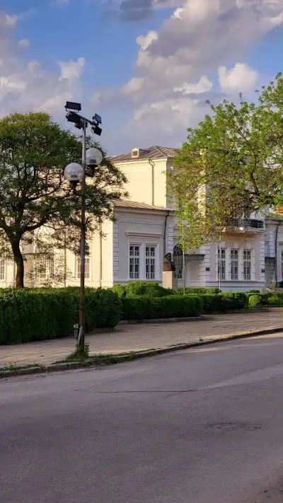Обреден дом и художествена галерия