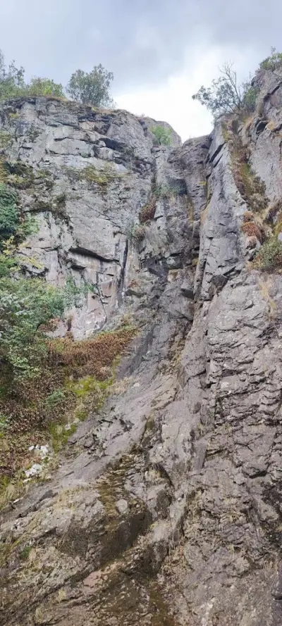 Голям Устински водопад