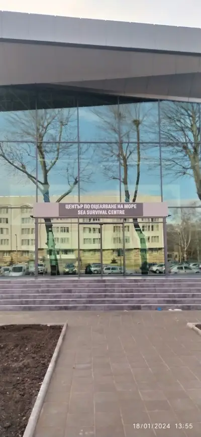 Плувен комплекс - Морско училище, Варна