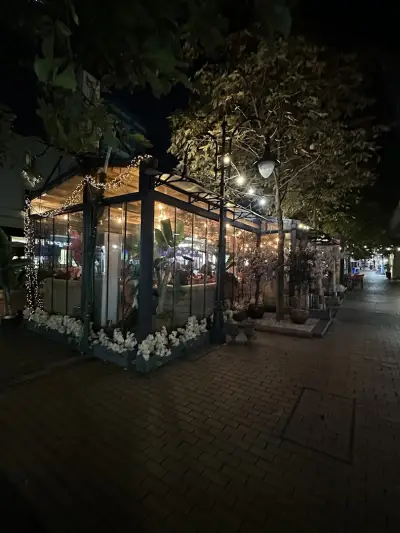 V Street Bar