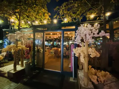 V Street Bar