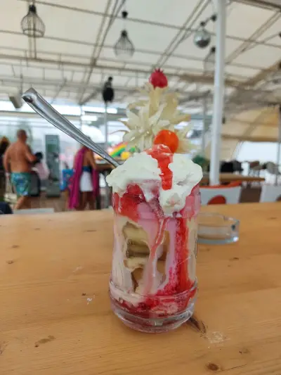 Barbaron beach bar