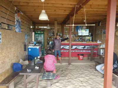 Liucy's Surf Bar