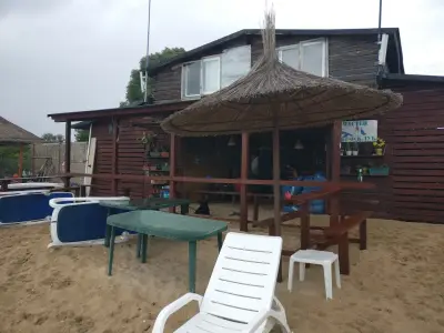 Liucy's Surf Bar