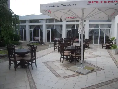 Dahlia Garden Hotel
