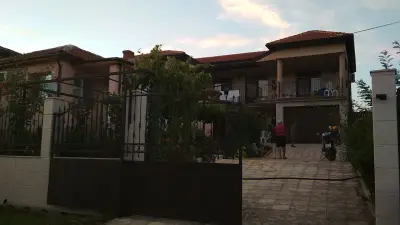 Къща за гости.