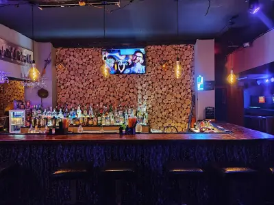 Buzz bar Nightlife
