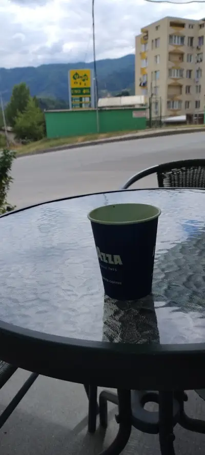 Бензиностанция Uno Oil