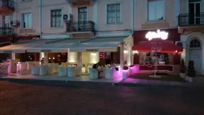 Fashion Cafe