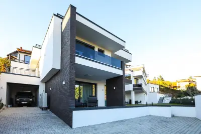 GRAFFIT Luxury houses