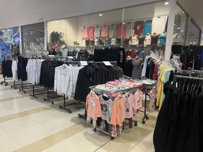 Мол Илиянци