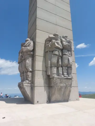 Паметник „Арка на свободата“