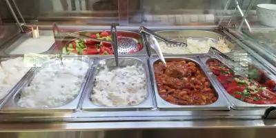 Караманолев и син