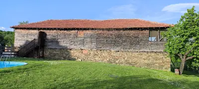 stone and compass
