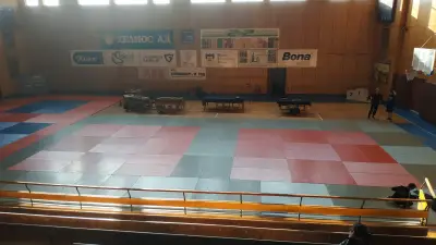 Спортна зала „Дан Колов“