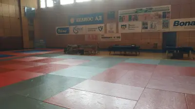 Спортна зала „Дан Колов“