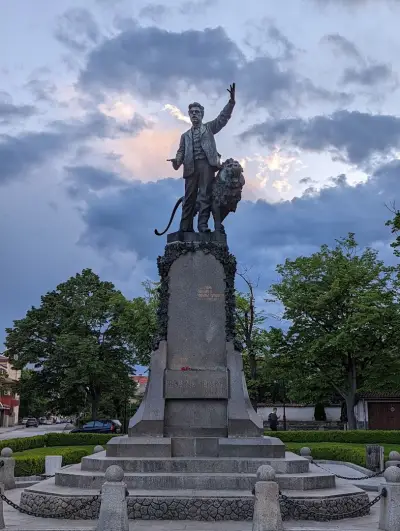 Паметник на Васил Левски