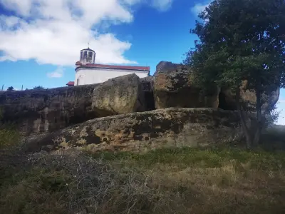 Скално светилище "Провиралката"