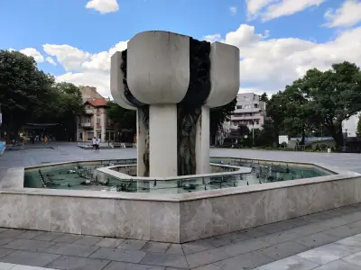 Площад Николай Гяуров